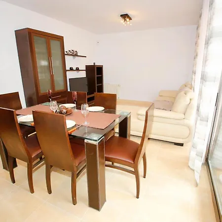 Golf Bungalow With Ac, Pool And Bbq Holiday home